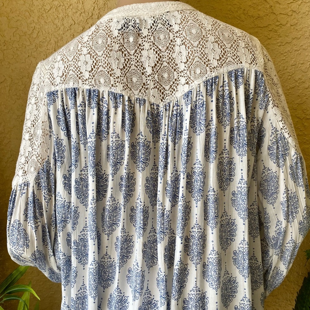 Lola P brand blue & white pheasant top - Picture 7 of 8
